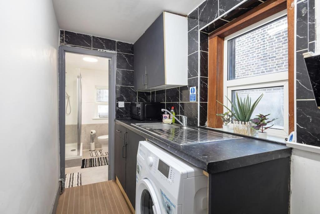 2A - Bright & Airy 2 Bed Flat - 20 Mins To Central London Exterior photo