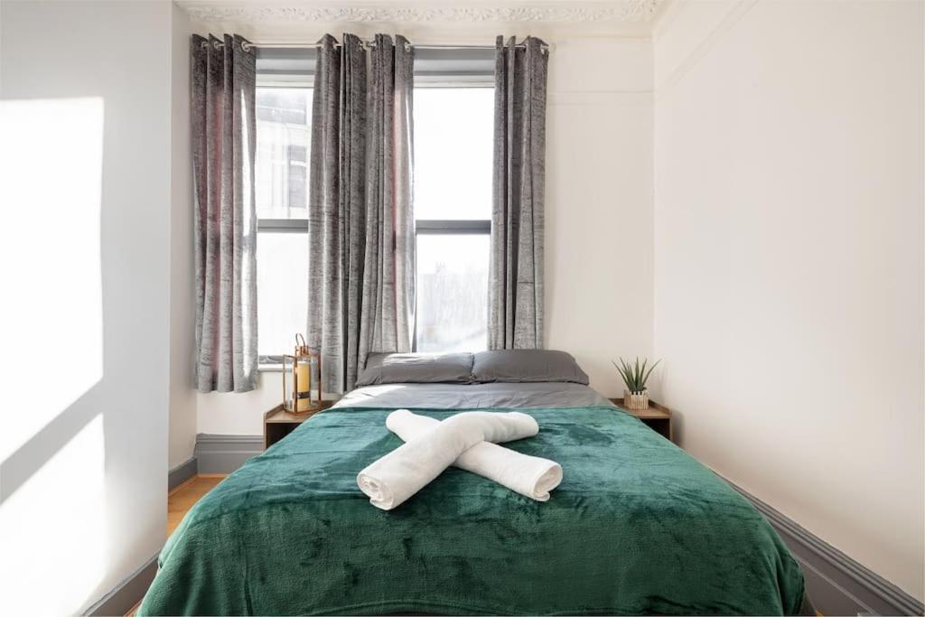 2A - Bright & Airy 2 Bed Flat - 20 Mins To Central London Exterior photo